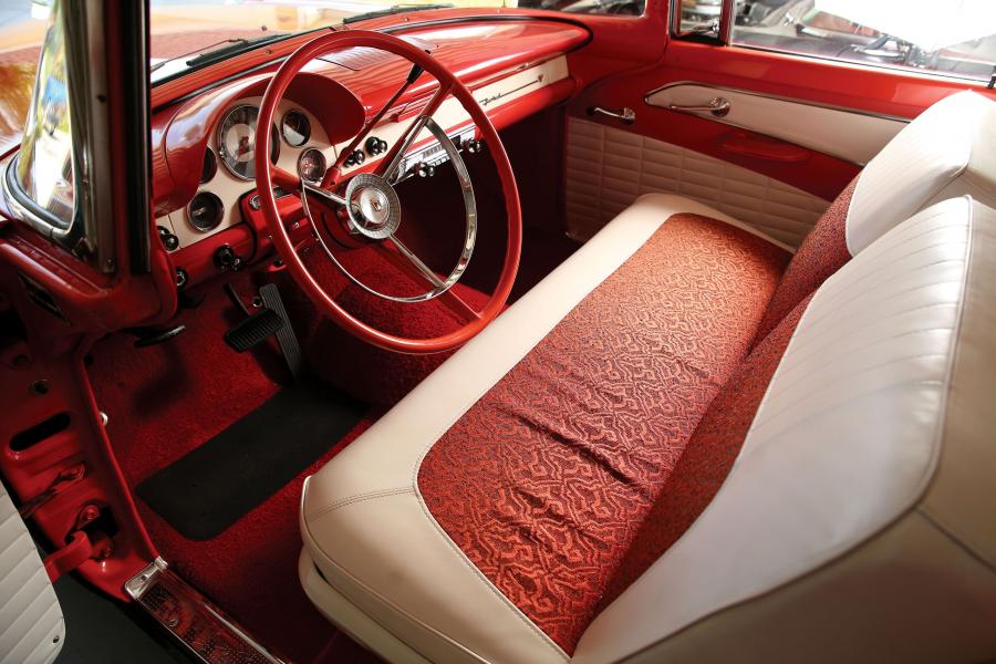  Ford Fairlane Victoria Hardtop Coupe 1956 года  (фото 46 из 49)